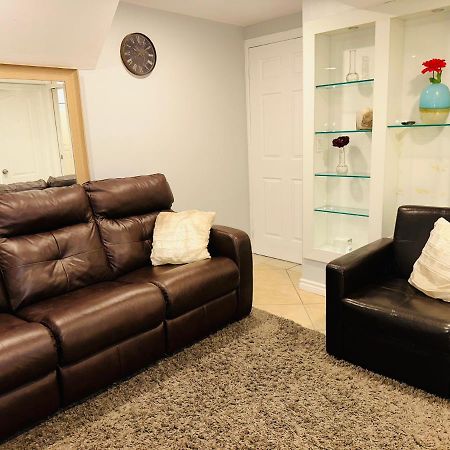 Deluxe Double Room- Hazel Stays Mississauga Dış mekan fotoğraf