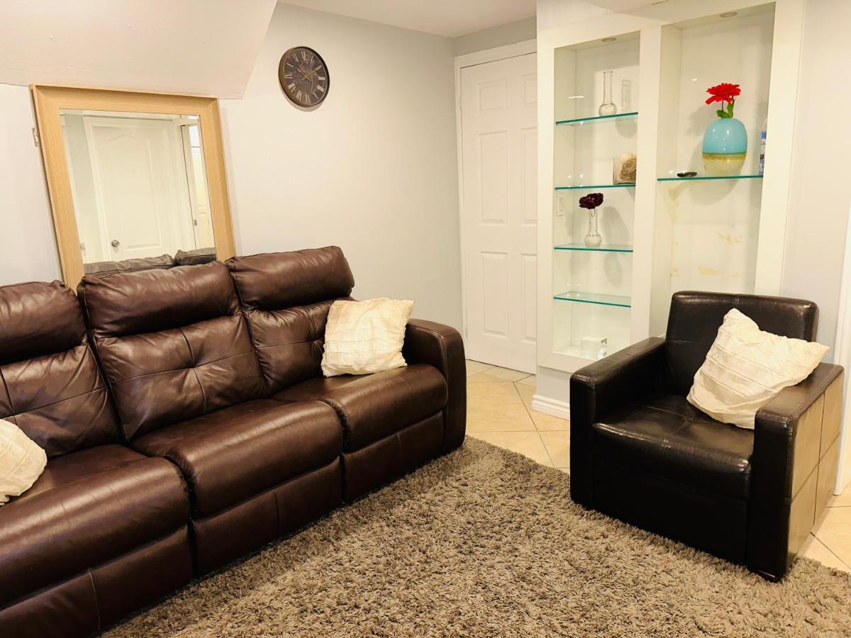 Deluxe Double Room- Hazel Stays Mississauga Dış mekan fotoğraf