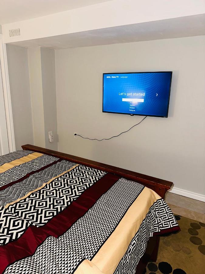 Deluxe Double Room- Hazel Stays Mississauga Dış mekan fotoğraf