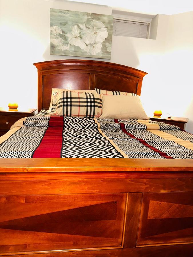 Deluxe Double Room- Hazel Stays Mississauga Dış mekan fotoğraf